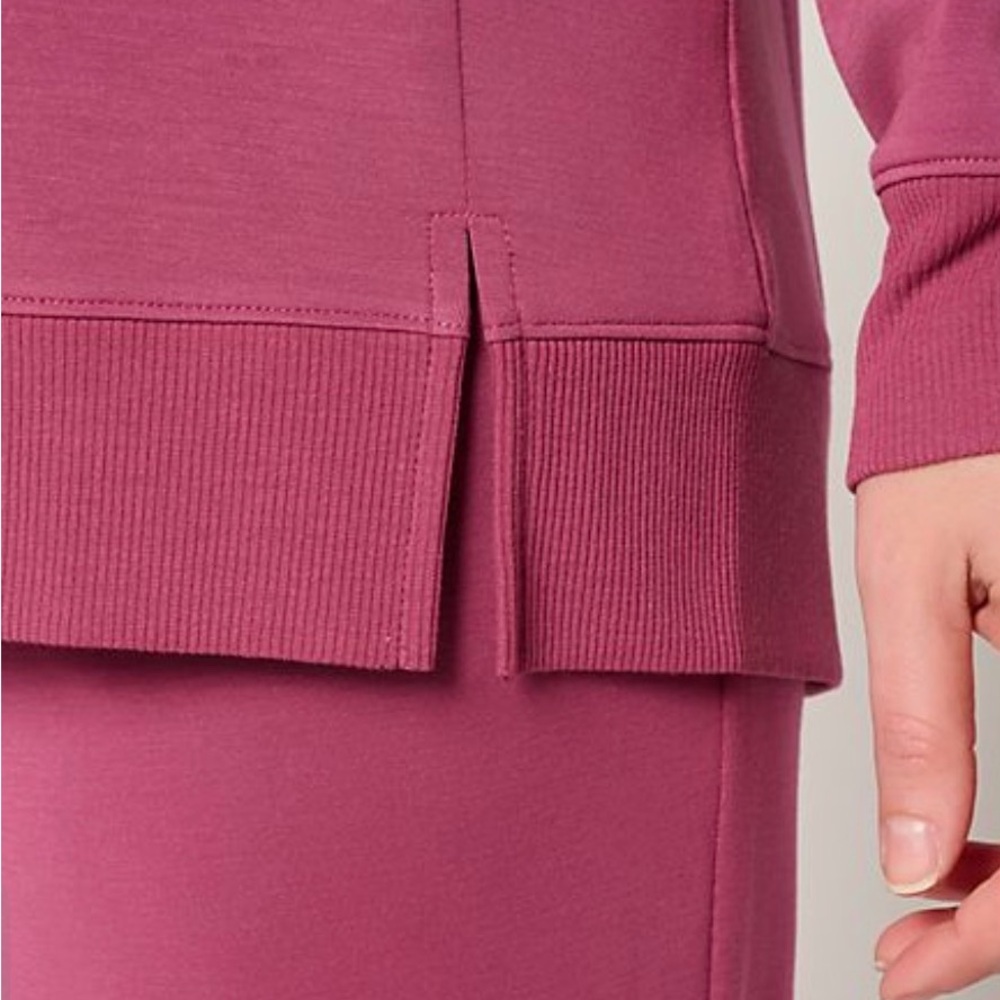 Belle by Kim Gravel Scubaluxe Long Sleeve Crewneck Top Color= Tea leaf - Picture 4 of 6